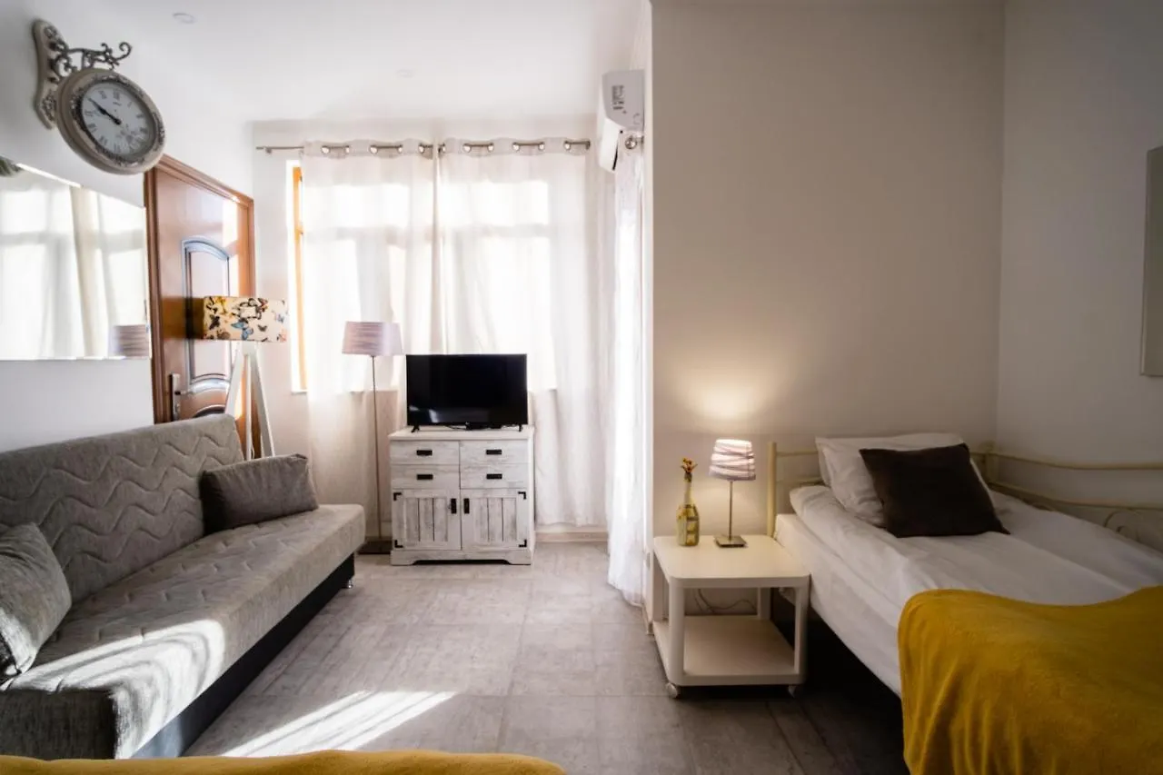 G-Point New Beach Batumi Apartment